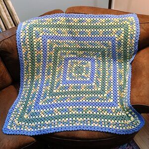 Vintage Handmade Crochet Baby / Throw Blanket
